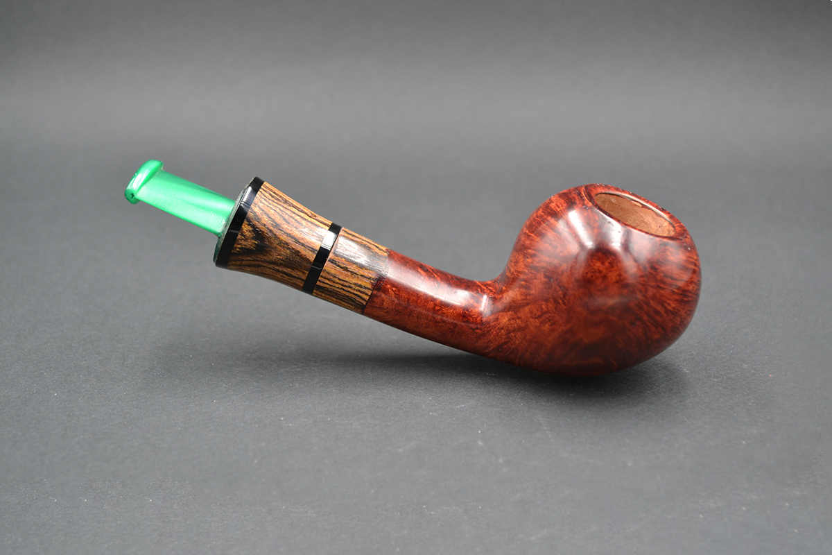 Green On Red Acorn 2168 – Briar Tobacco Pipe