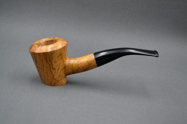 Sitter Poker 2112 – Olive Wood Tobacco Pipe