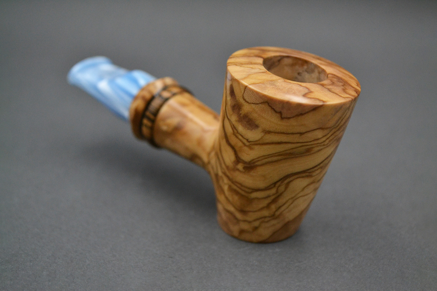 Cascade 21127 – Olive Wood Tobacco Pipe