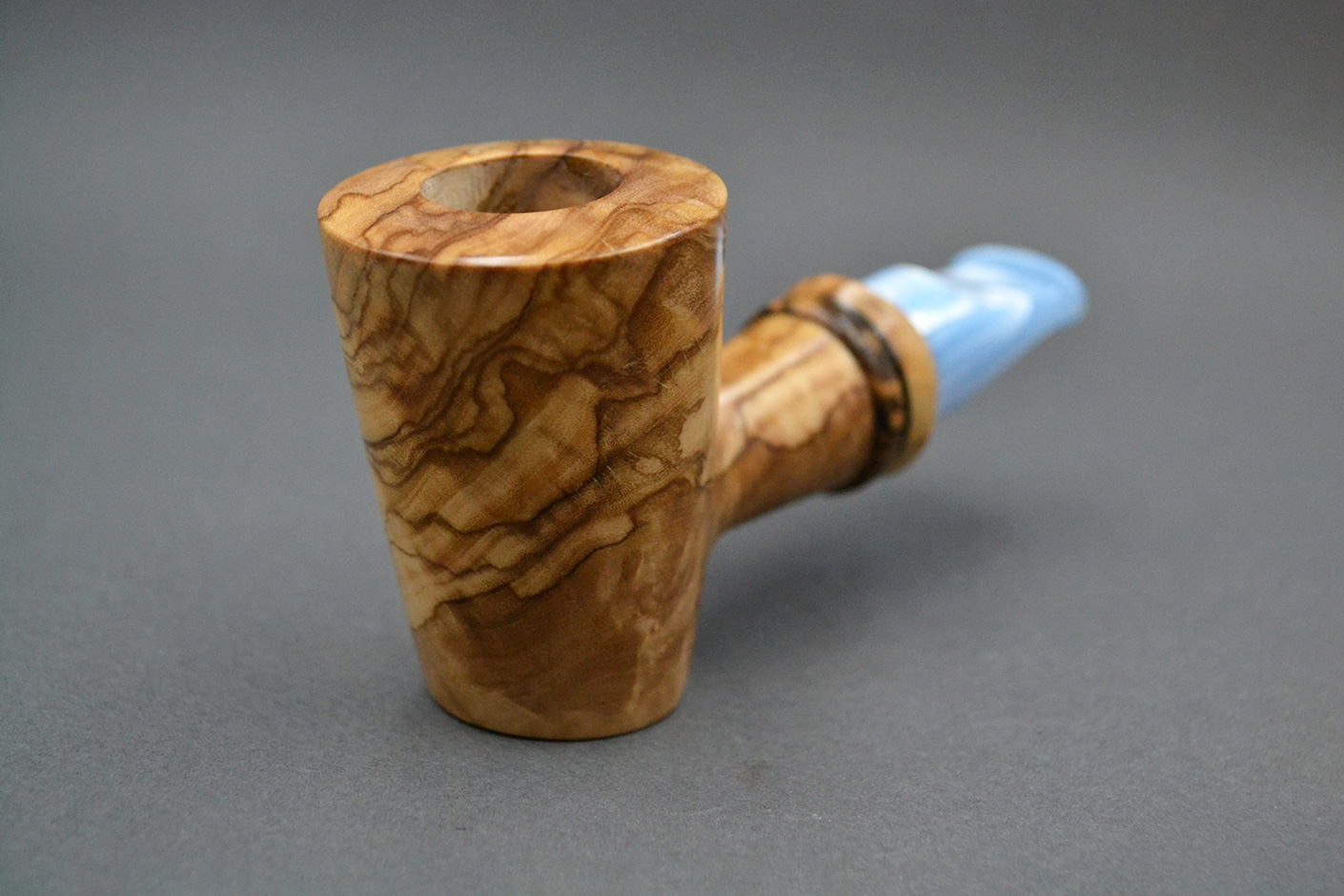 Cascade 2127 – Olive Wood Tobacco Pipe