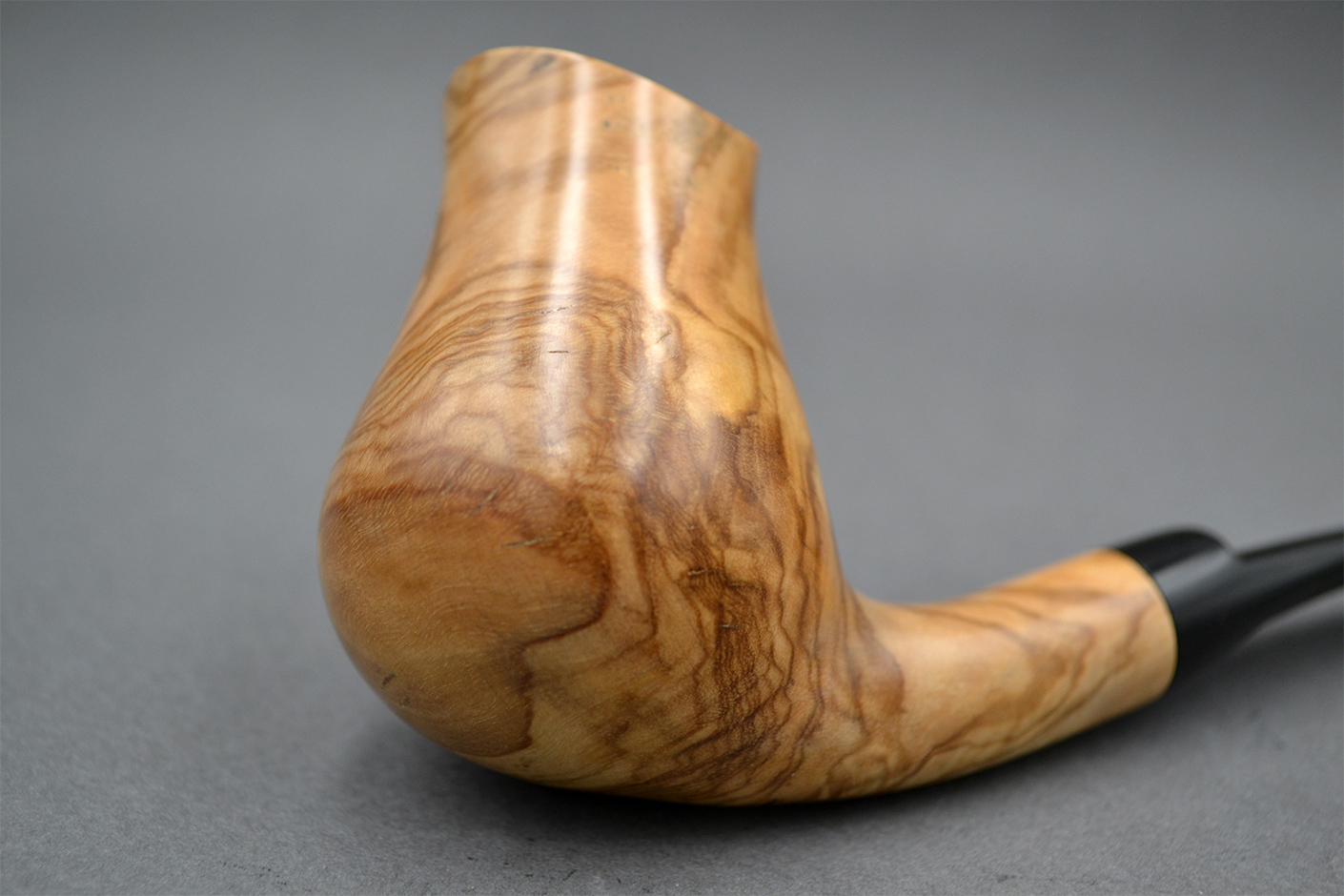 Tulip 2165 – Handmade Olivewood Tobacco Pipe